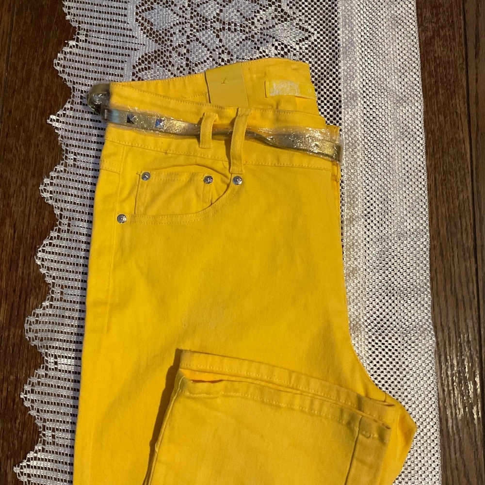 Jeans - Picture 2 of 3